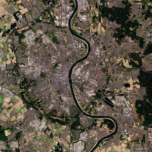 Water levels on the Rhine River have continued to drop owing to soaring temperatures and lack of rainfall - preventing many vessels from navigating through the river's waters at full capacity. These Copernicus Sentinel-2 images show the stark difference between August 2021 and August 2022.