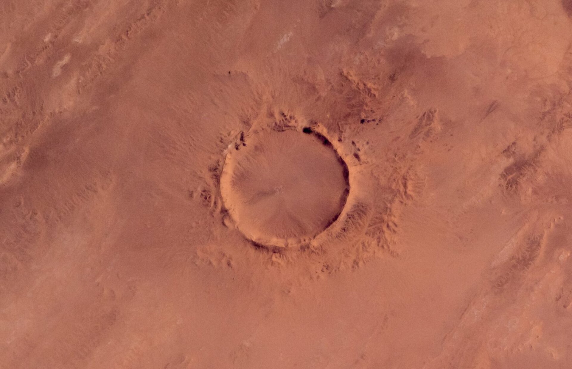 Erde oder Mars? Das Bild wurde von der Raumstation aus aufgenommen, als sie über Nordafrika flog.