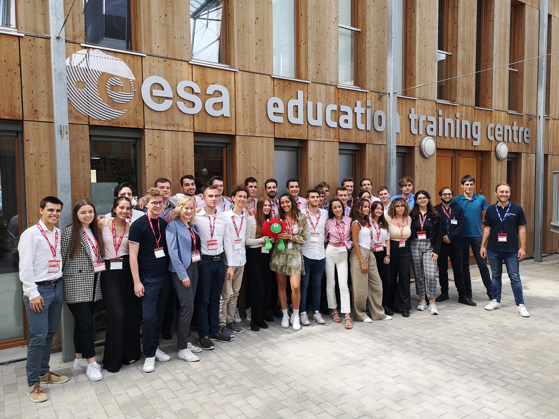 2022 CubeSat Summer School group photo