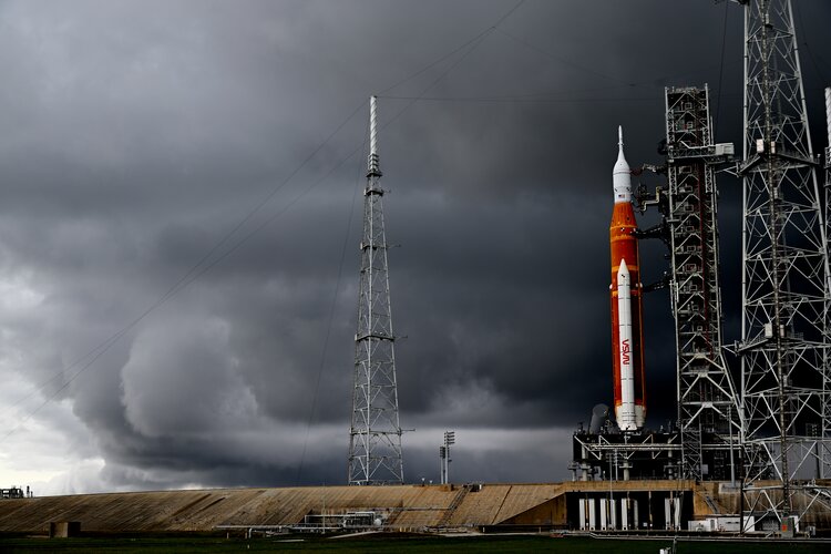 Artemis I stands high on launchpad before launch