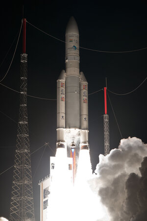 Ariane 5 liftoff on flight VA227