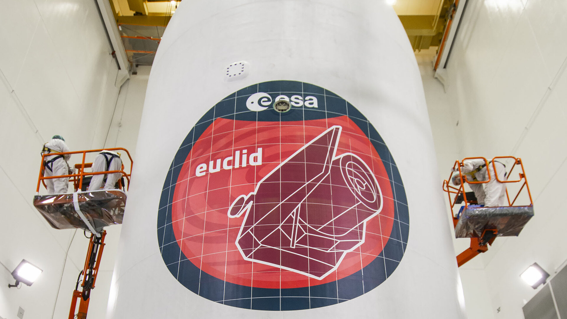 Euclid encapsulated in Falcon 9 fairing