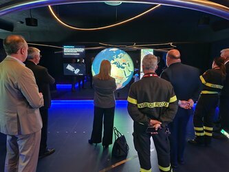 Il Comando Nazionale dei Vigili del Fuoco (C.N.VV.F.) in visita al Centro ESA di Osservazione della Terra (ESRIN)
