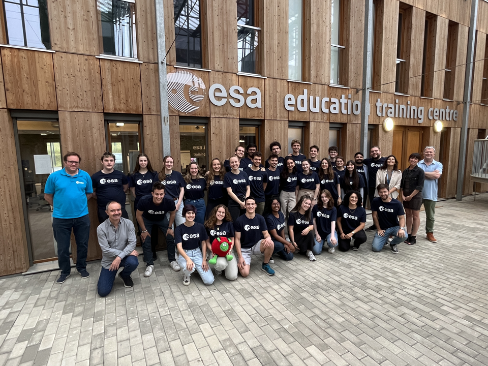 ESA/ELGRA Gravity-Related Research Summer School 2023 – University students, tutors and ESA Education at ESEC-Galaxia.  