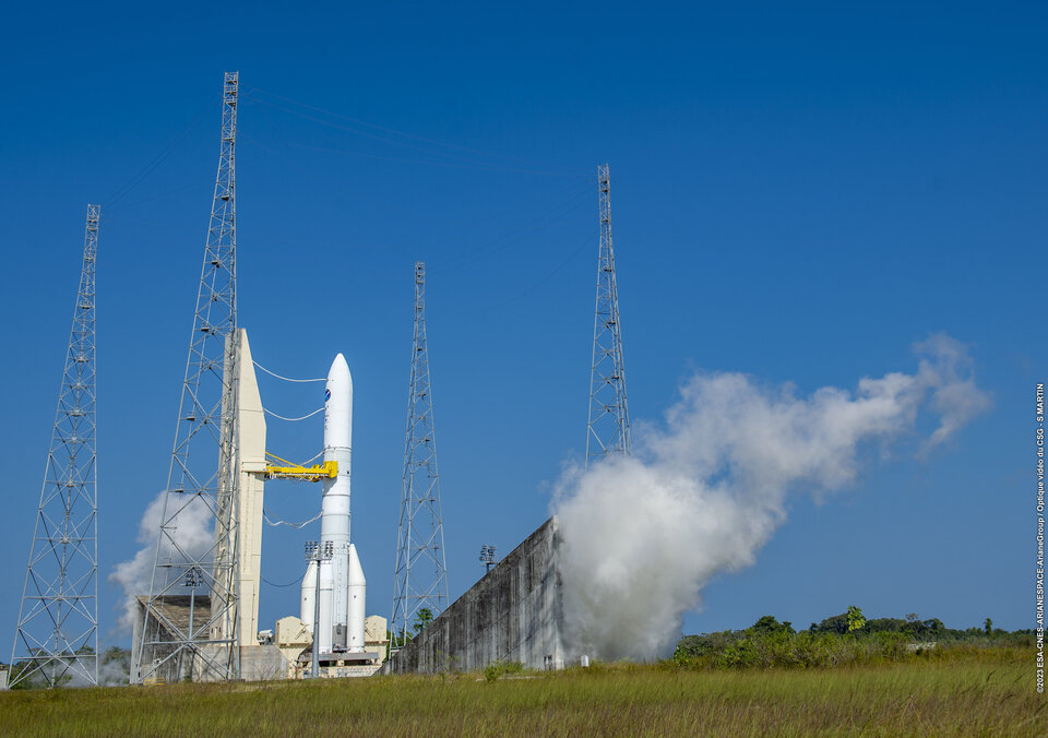 Ariane 6 firing its engine during 5 September daytime rehearsal