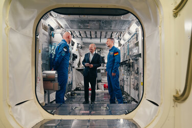 German Chancellor Olaf Scholz visits European Astronaut Centre