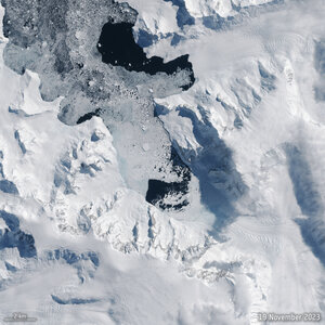 The changing face of Cadman Ice Shelf