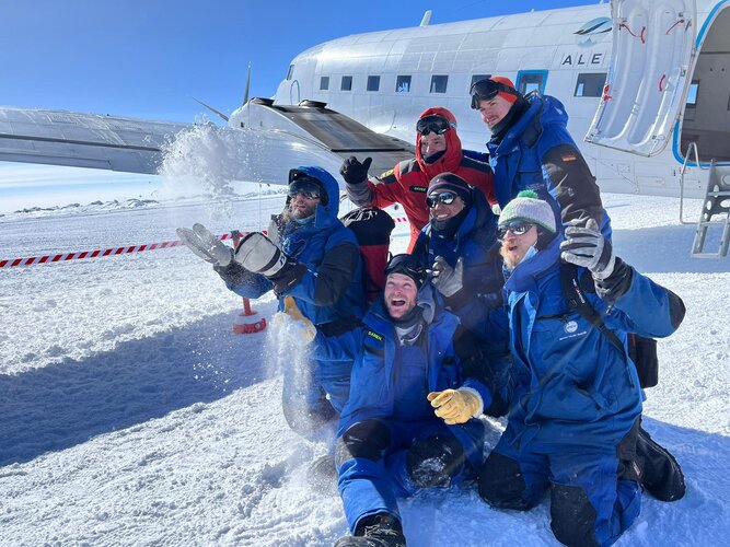 The last members of the European Antarctic crew DC19 say goodbye to Concordia after spending a year at the research station in Antarctica
