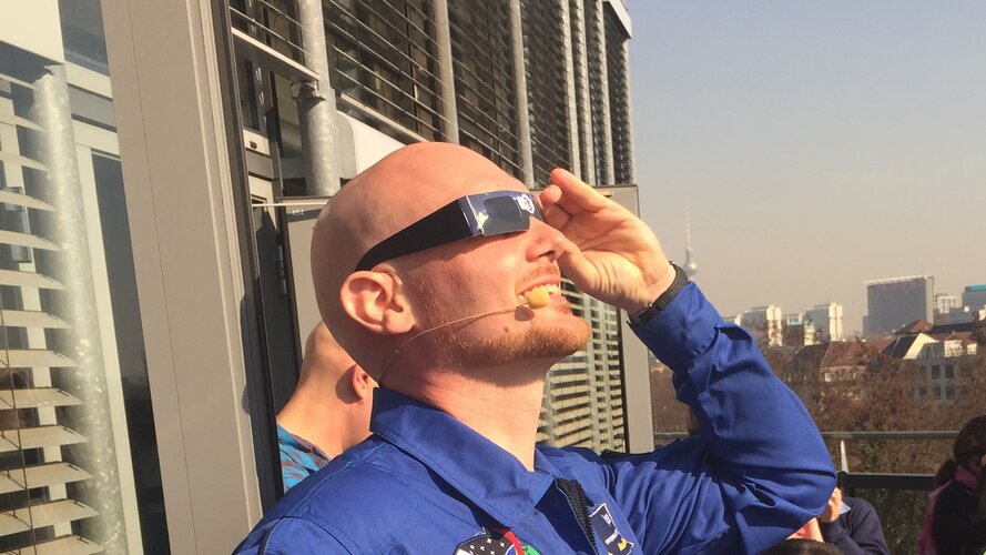 Alexander Gerst views eclipse