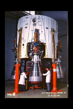 Ariane 4 stage-1 engine bay