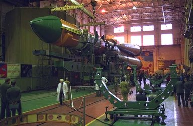 Foton-11 launch vehicle processing
