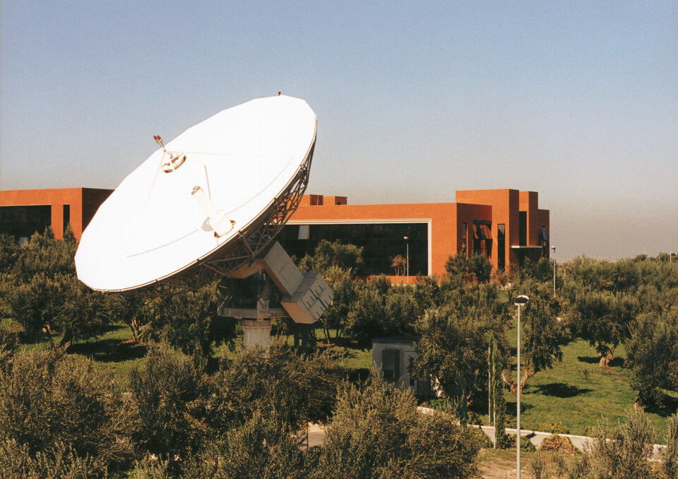 L' antenna UET (User Earth Terminal) di ESRIN