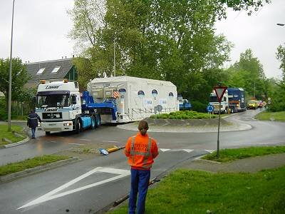 Envisat convoy sets off for Schiphol