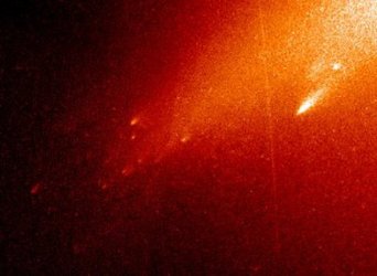 Fragments of Comet LINEAR seen as mini-comets