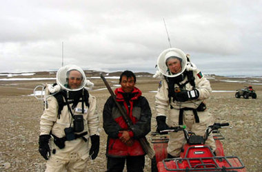 Kathy Quinn and Vladimir with Inuit bear hunter, Joe Amaralik