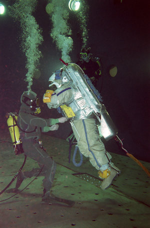 Underwater training in Star City's pool prepares Claudie Haigneré for spacewalks