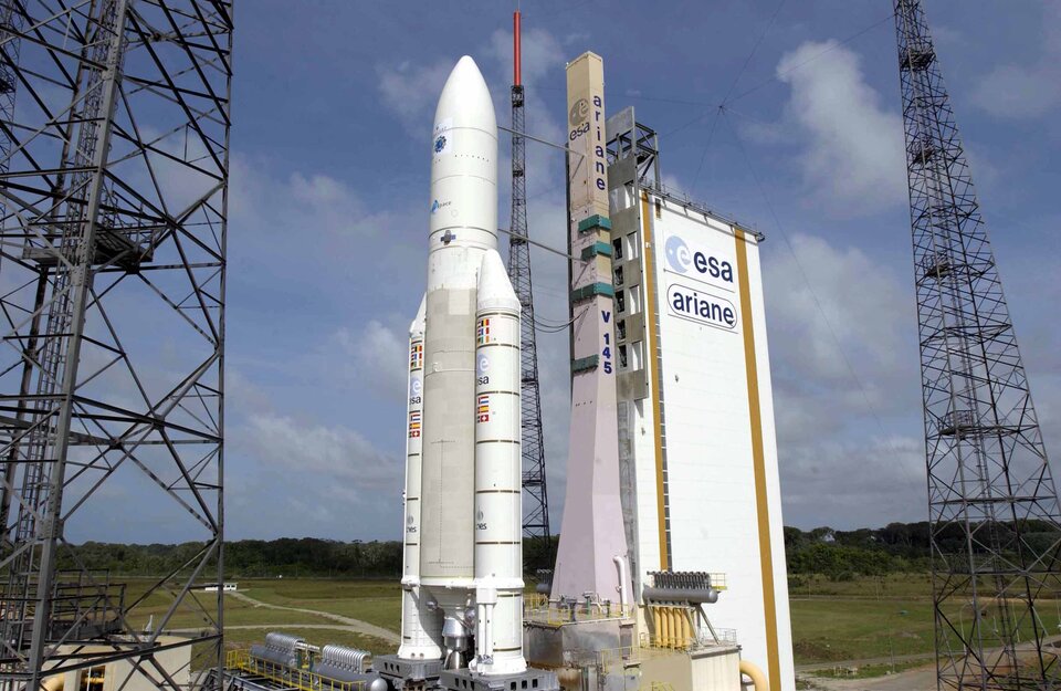 Ariane 5 con Envisat nella piattaforma di lancio