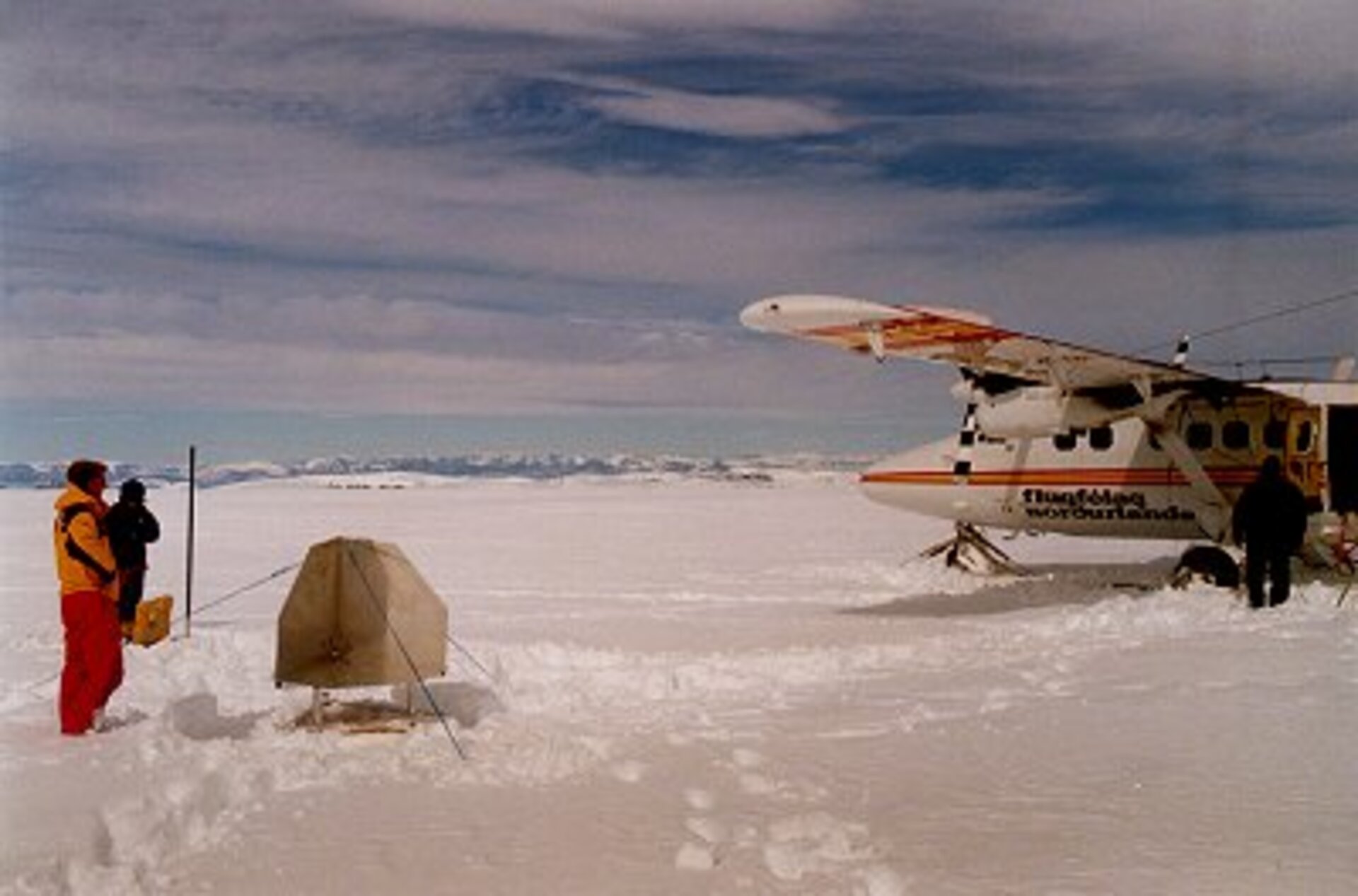 ESAG Campaign aircraft with GPS reference receiver equipment