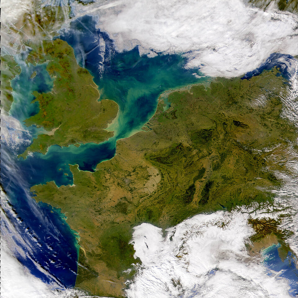 A phytoplankton bloom in the English Channel as seen by SeaWiFS