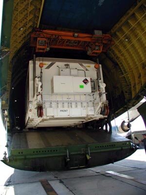 The Integral PLM container is unloaded from the Antonov