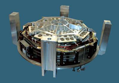 Kummalliselta grilliltä ja oudolta saunankiukaalta näyttävä JEM-X on suomalaistanskalainen laite.