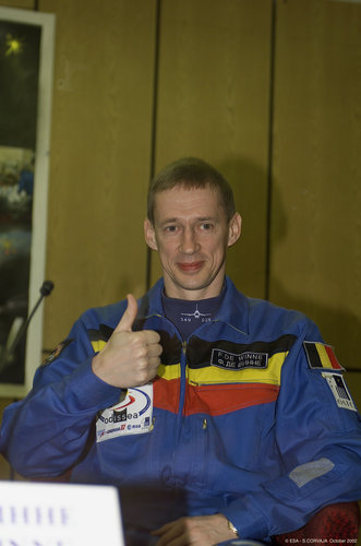 Frank De Winne during the Press Conference for the Odissea mission at Baikonour, 29th October 2002