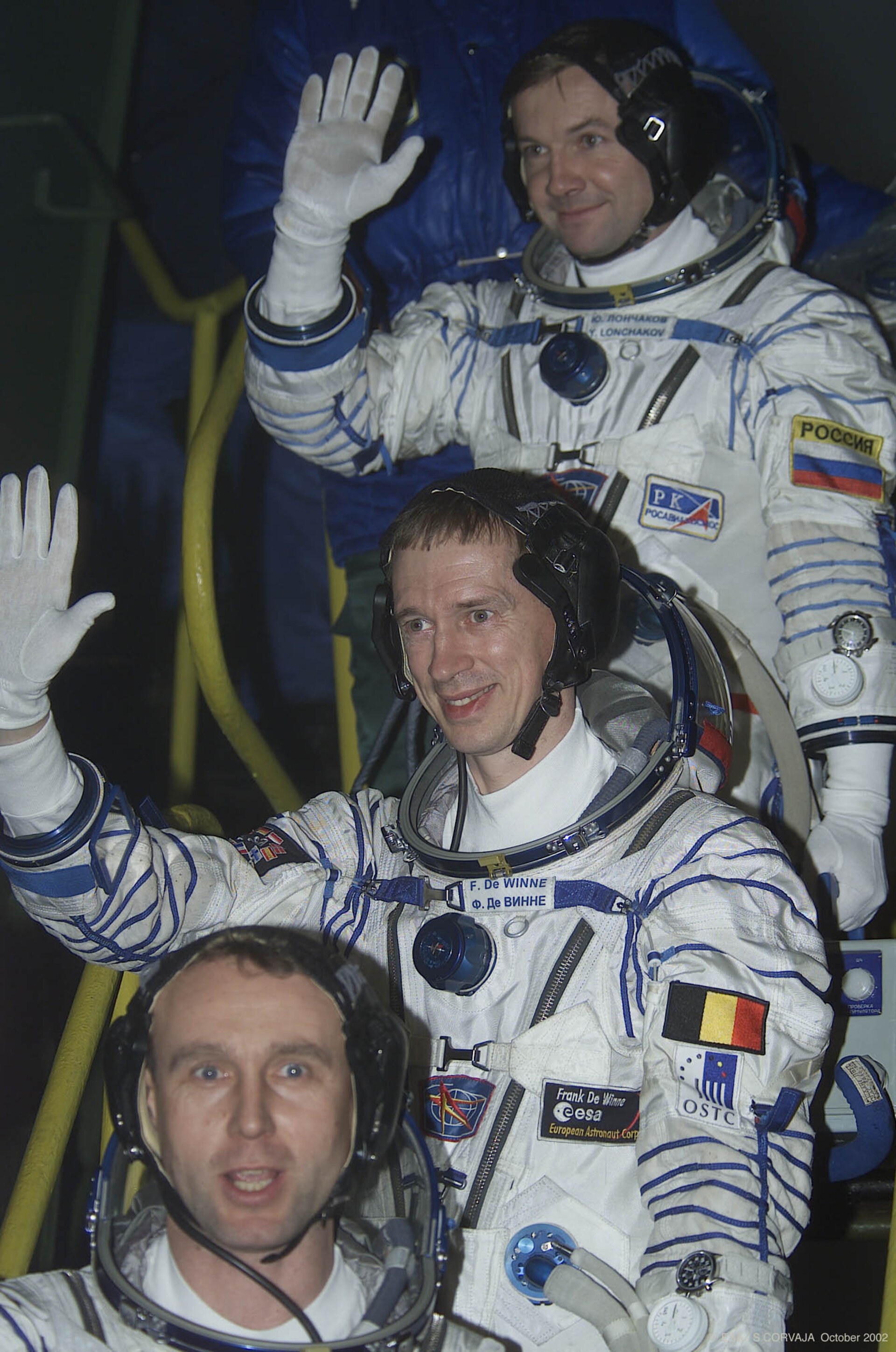 Odissea mission crew going up to the TMA Soyuz capsule , Baikonour, 30th October 2002