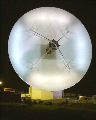 Die 35 m-Antenne der ESA in Australien wird auch für Rosetta genutzt.
