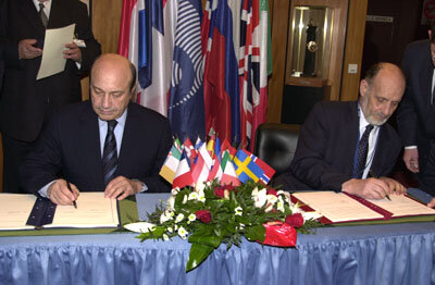 Mr. Ivanov and Mr. Rodotà sign the agreement on the 11th of February