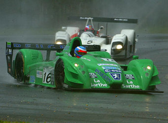 Battle for the lead, Sarrazin leads Shimoda