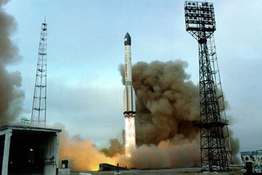 Russian proton launcher takes off