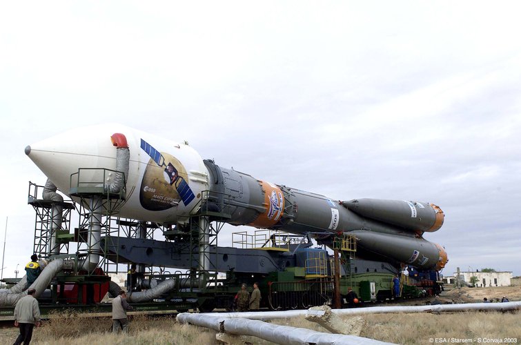 29 May 2003 - The Soyuz launcher during transport to the launch pad