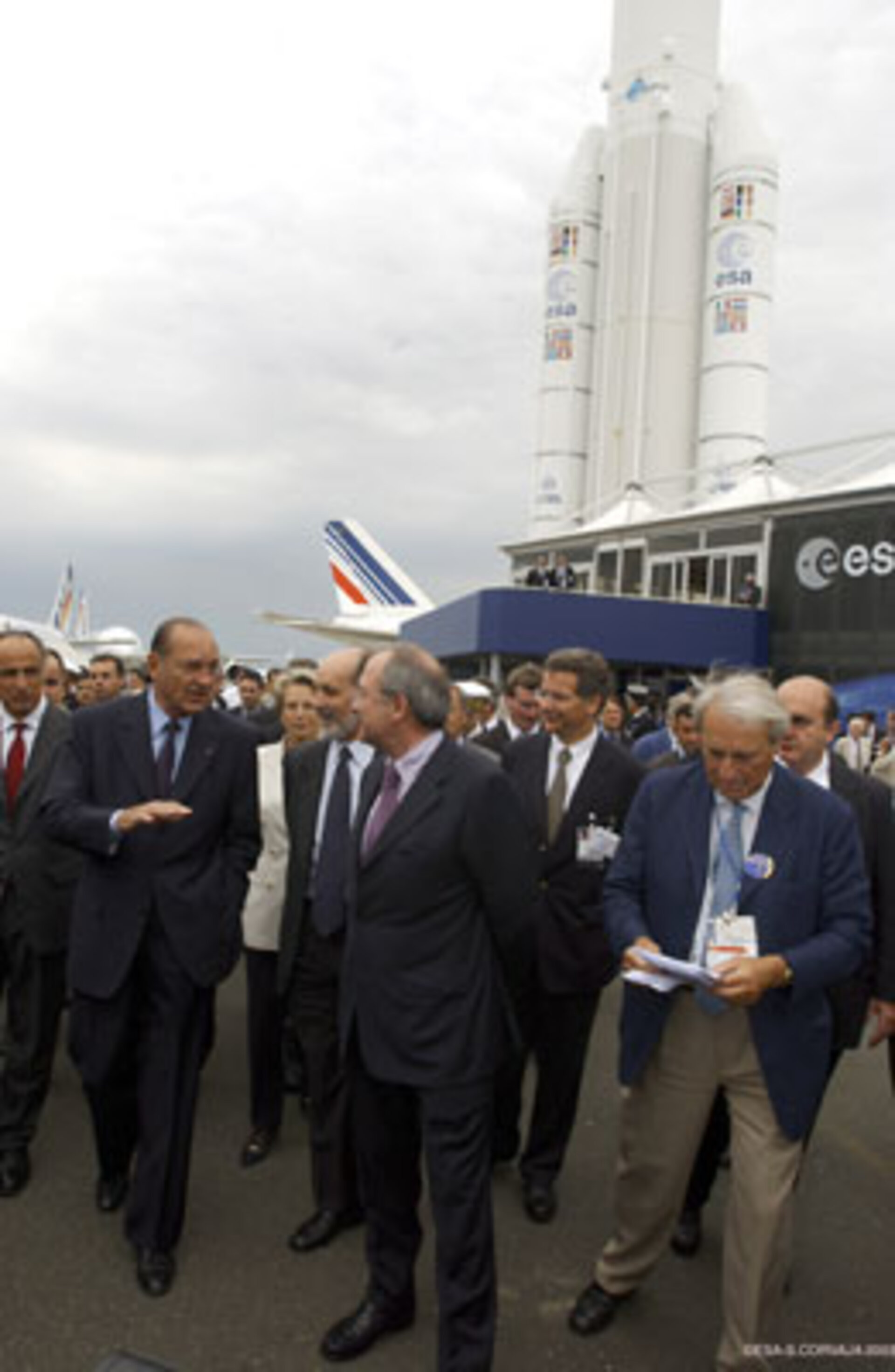 President Chirac of France visits ESA Pavilion