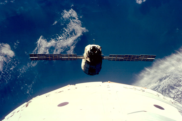 STS-88 rendezvous with Zarya