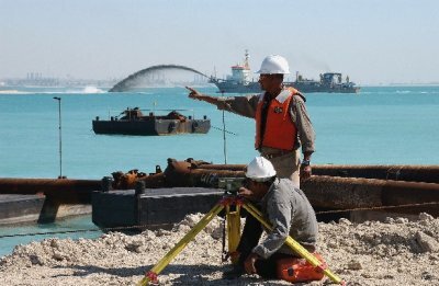 Workers constructing the Palm Jumeirah