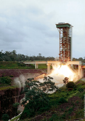 An improved Ariane 5 EAP undergoes static firing on the BEAP