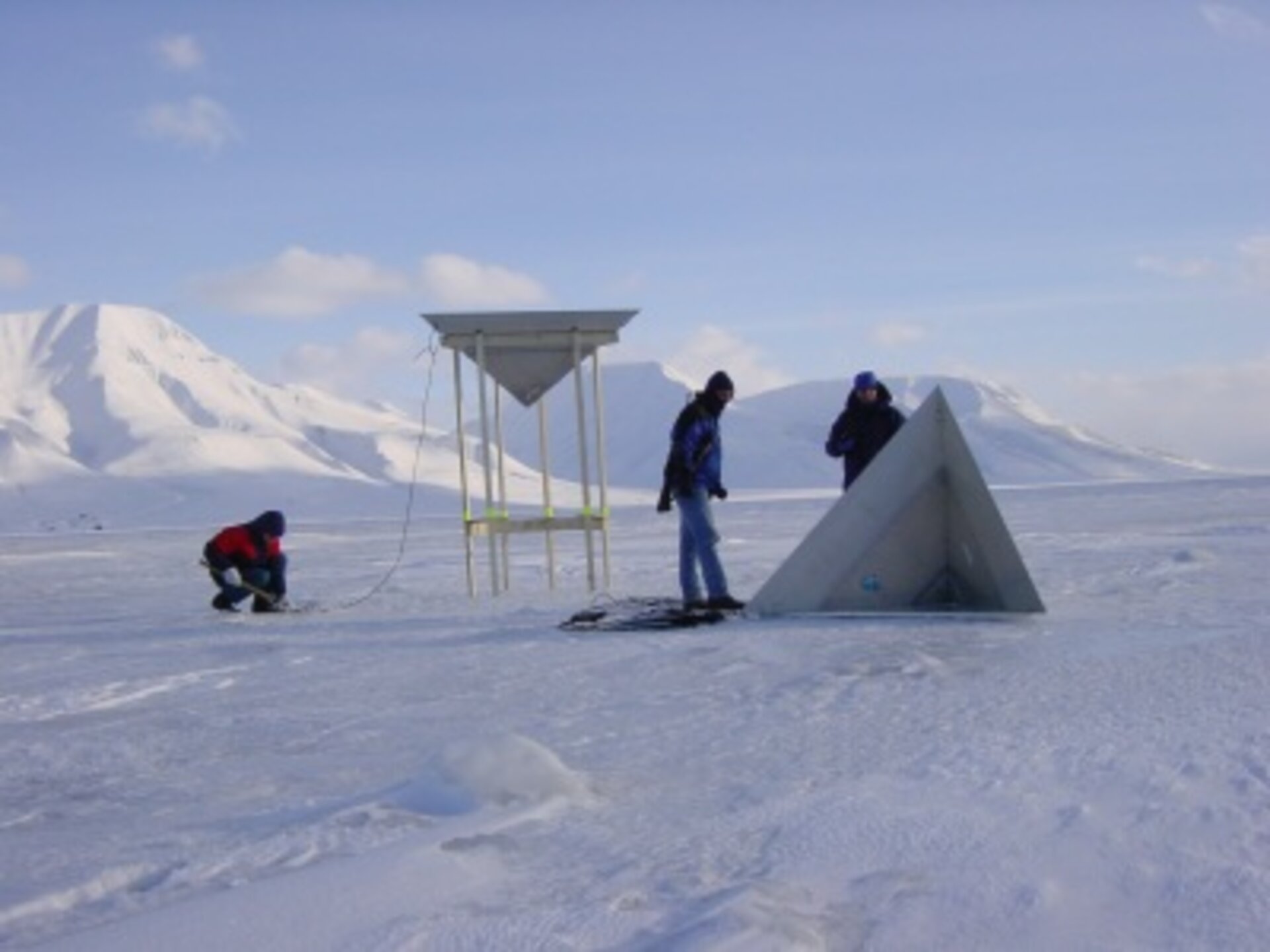 A corner reflector used to calibrate ASIRAS