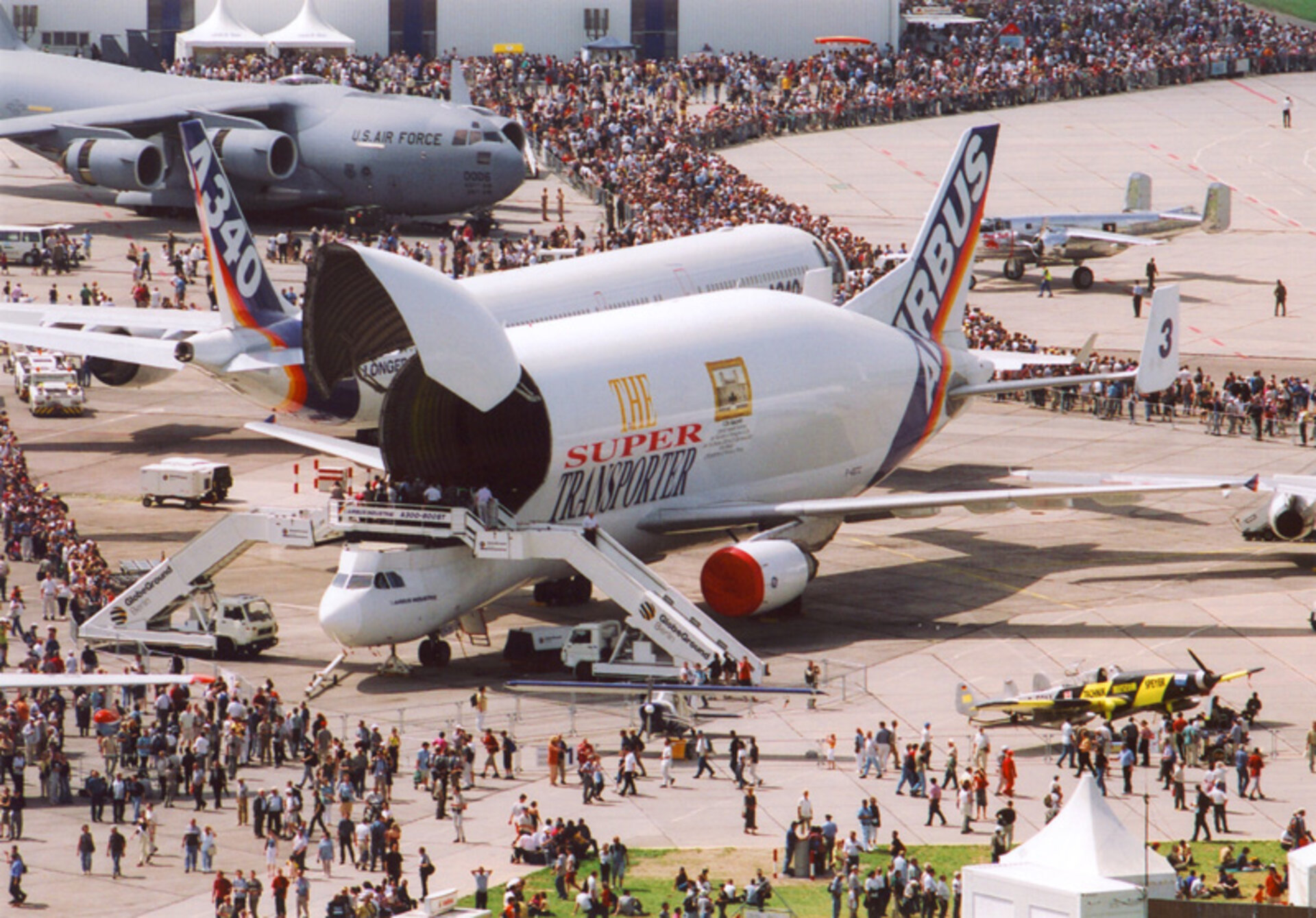 Airbus A300-600 durant ILA 2002