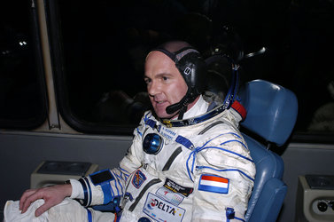 André Kuipers during the transfer to the Soyuz launch pad.