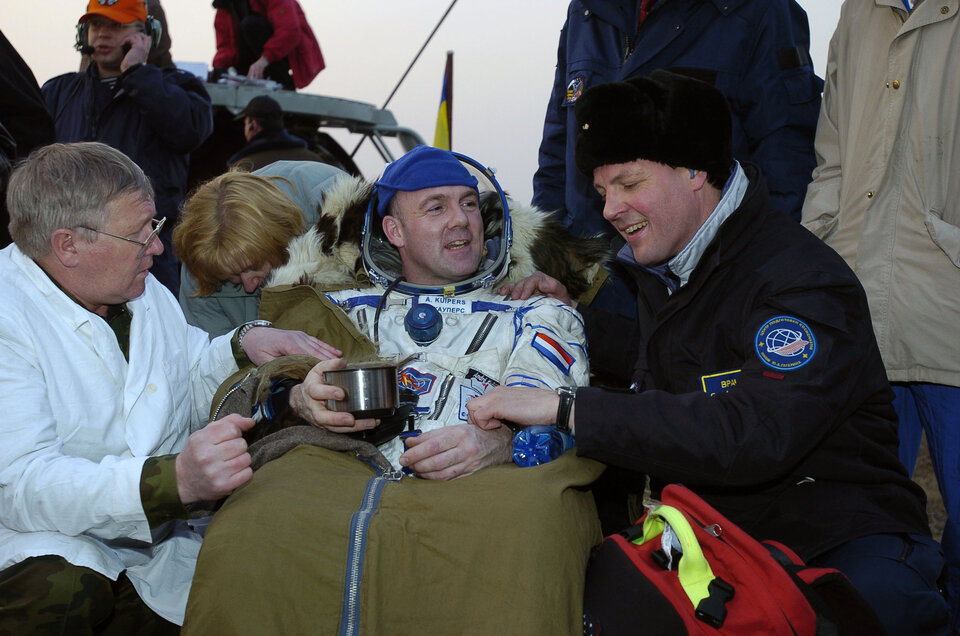 Andre Kuipers al suo ritorno sulla Terra