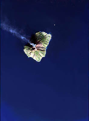 Spectaculair beeld van de vulkaan Stromboli, gefotografeerd in 2003