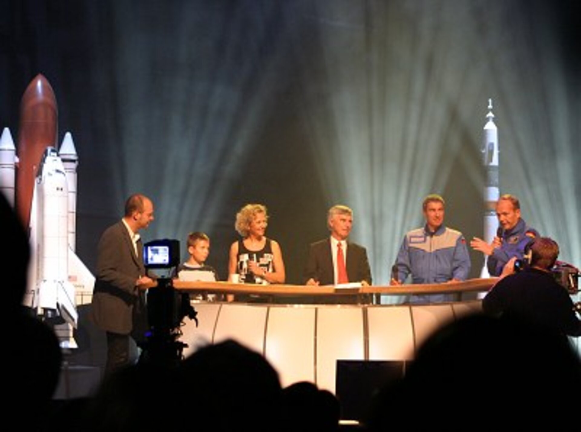 Co-hosted by former ESA astronaut Ulf Merbold and German TV presenter Evi Seibert