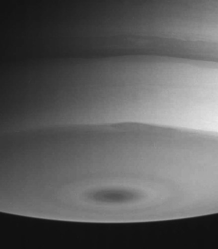 Waves and curls on Saturn
