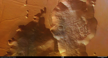 Colour view of Tithonium Chasma