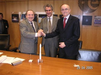 Mr Pelichero (SABCA), Mr Bianchi (ESA), Mr Scippa (ELV)