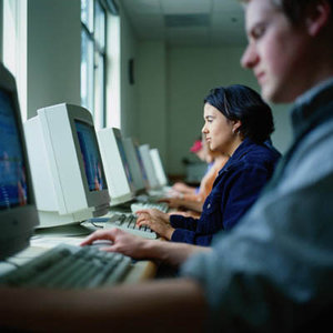 Students using SISNeTlab