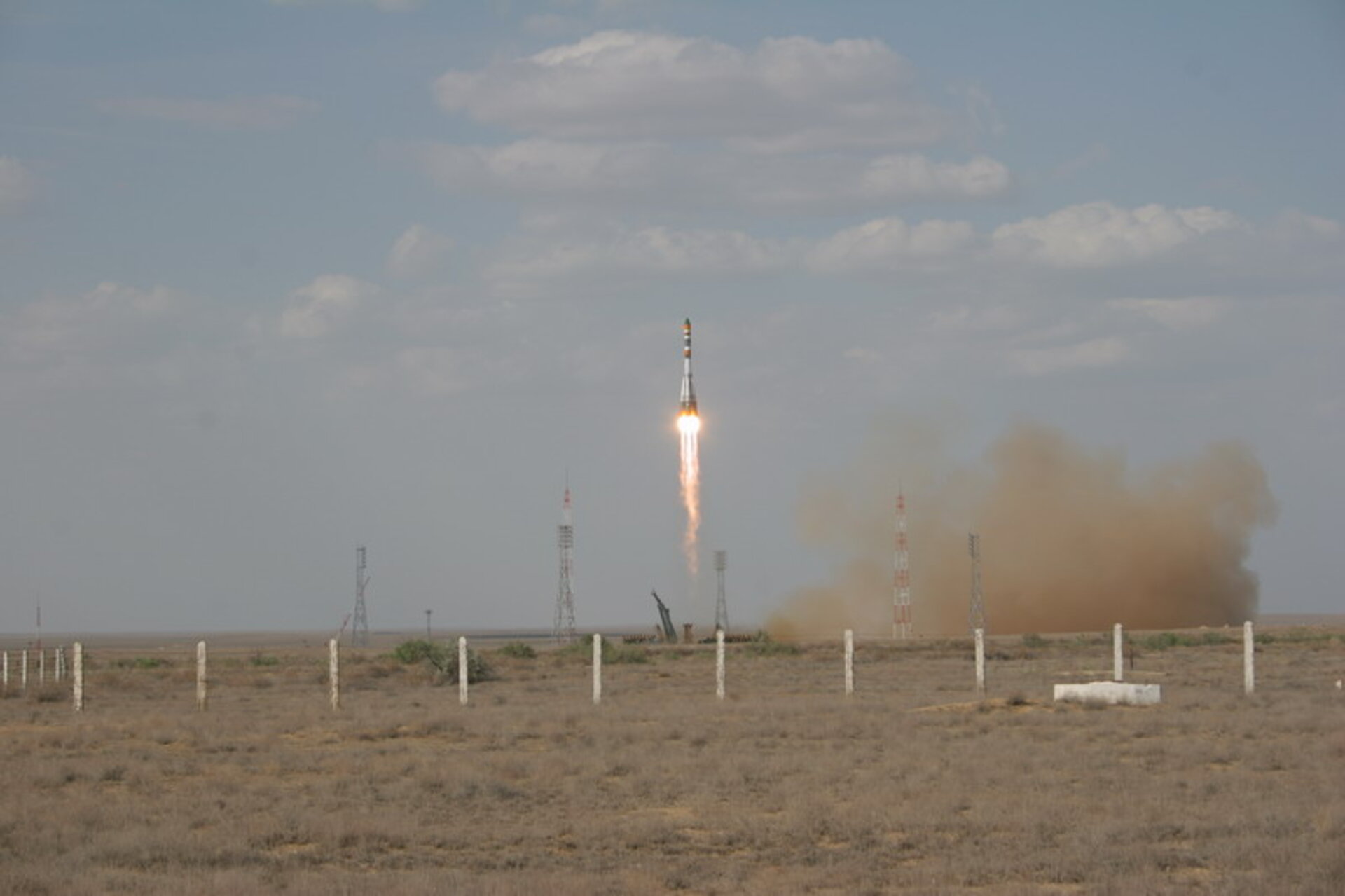 Successful launch of the Foton-M2 mission from Baikonur Cosmodrome