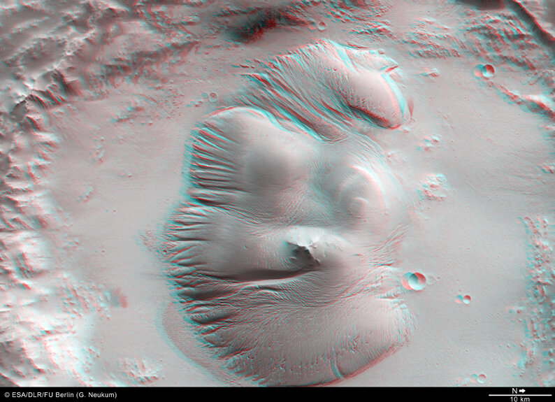 3D anaglyph view of Nicholson Crater