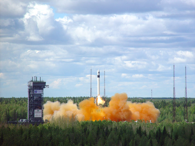 CryoSat's Rockot launcher in operation