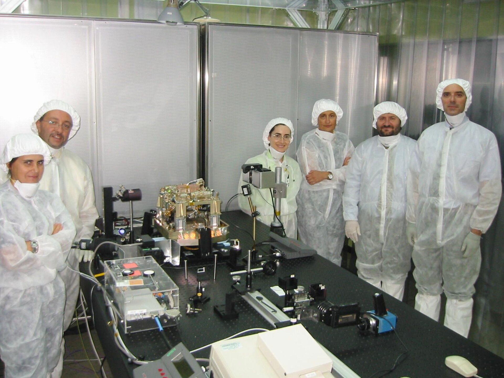 The proud laser assembly Galileo Avionica test team